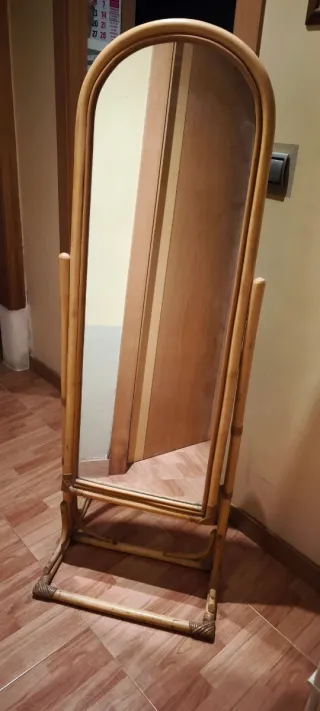 Specchio da terra in bambù