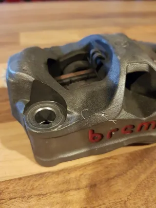 Pinza freno Triumph Tiger 1200 Brembo delantera R