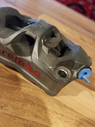 Pinza freno Triumph Tiger 1200 Brembo delantera R