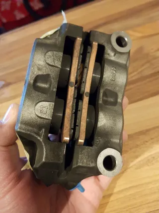 Pinza freno Triumph Tiger 1200 Brembo delantera R