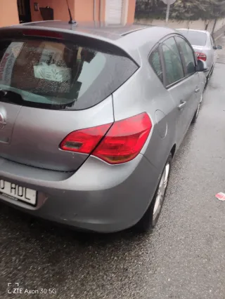 Opel Astra 2011
