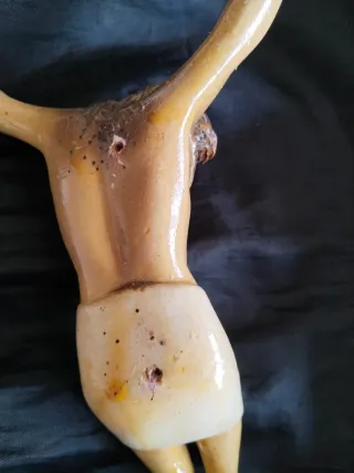 Cristo de terracota antiguo