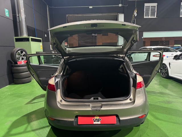 RENAULT Mégane Dynamique dCi 110 AUTOMATICO