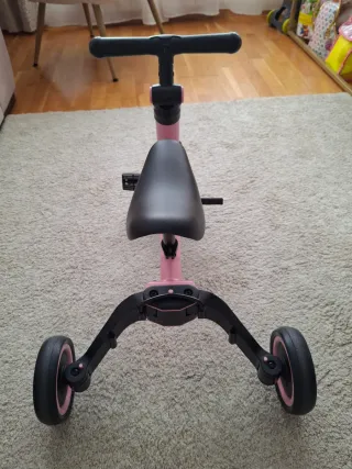 Triciclo evolutivo Correpasillos rosa