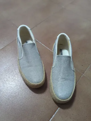 Zapatillas plateadas