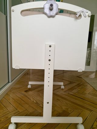 Minicuna madera blanca con juguete - colecho