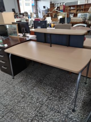 ESCRITORIO CON ALTILLO