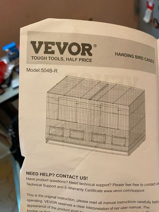 Gabbia per uccelli con 4 mangiatoie