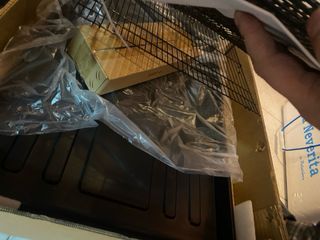 Gabbia per uccelli con 4 mangiatoie