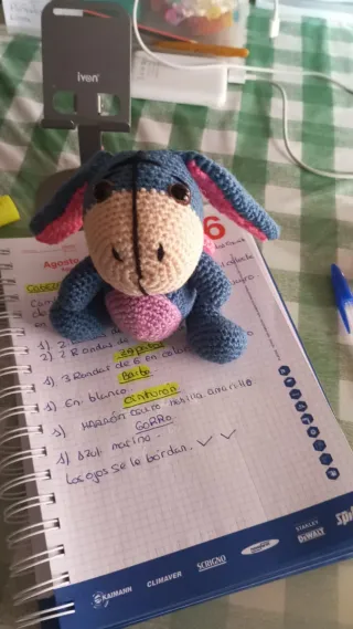 Peluches variados de crochet