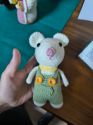 Peluches variados de crochet