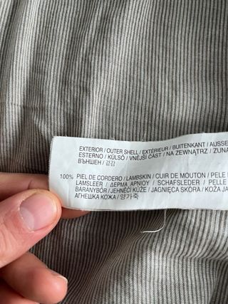 Chaqueta de piel negra