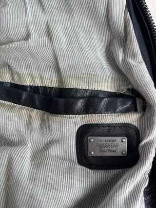 Chaqueta de piel negra