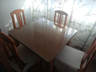 Mesa de comedor madera y cristal