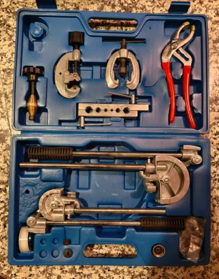 Maletín fontanería herramientas