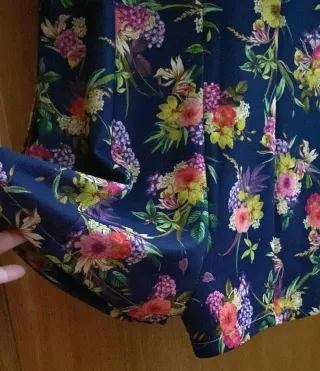 Vestido corto, sin mangas