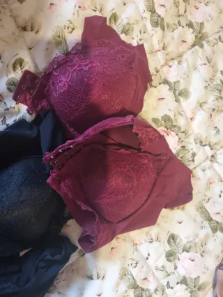 Reggiseni fascia larga pizzo nero e bordeaux