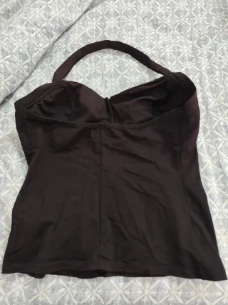 Top negro halter con botones