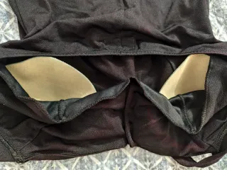 Top negro halter con botones