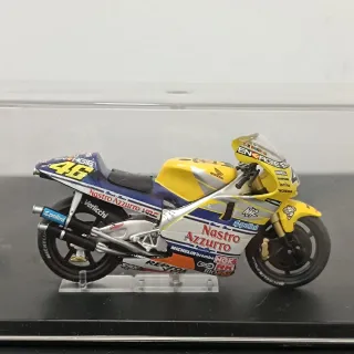 Maqueta Moto Honda NSR 500 Valentino Rossi 2001