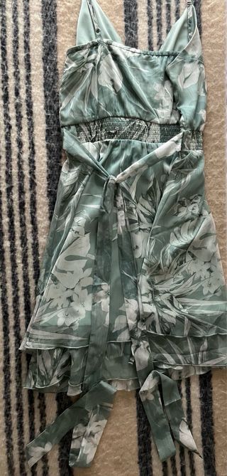 Vestido Guess verde y blanco estampado