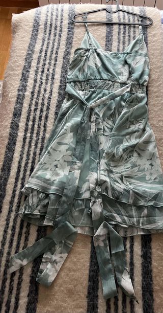 Vestido Guess verde y blanco estampado