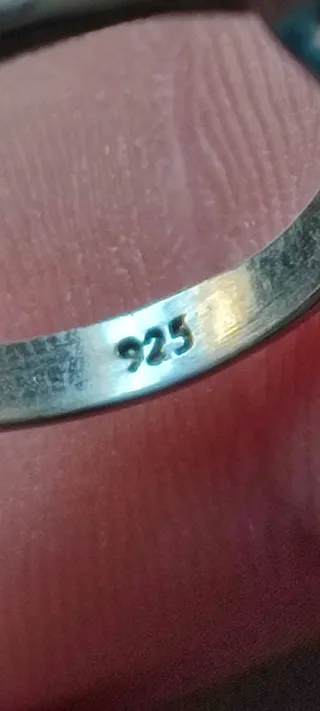 Anillo ajustable de plata y cuarzo Rosa.