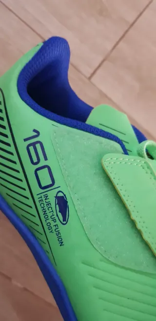 Botas fútbol/rugby niño/a velcro Talla 33 Kipsta