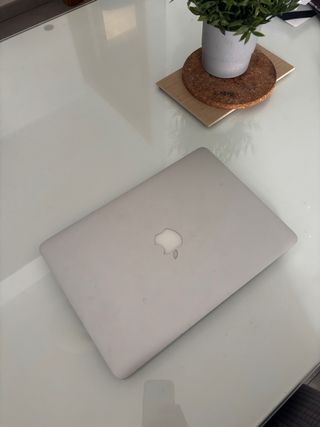 Ordenador Portátil Apple Plata y Negro