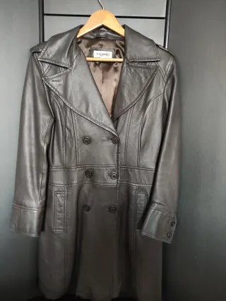 Abrigo de piel marrón