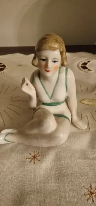 Donnina in porcellana