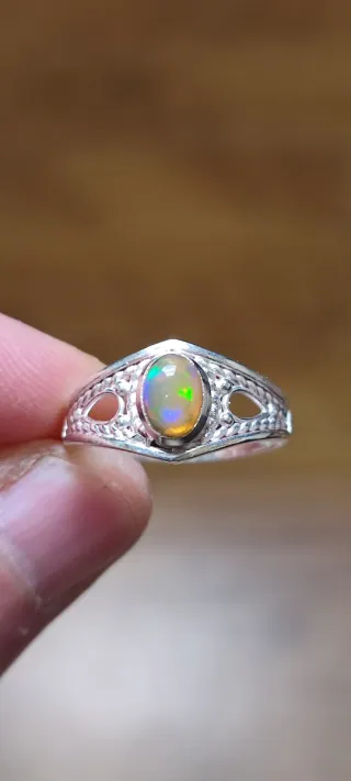 Anillo de Plata y Ópalo.