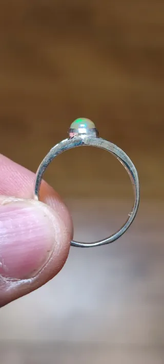 Anillo de Plata y Ópalo.