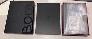 Boox Tab Mini C color con funda y lápiz oficial.