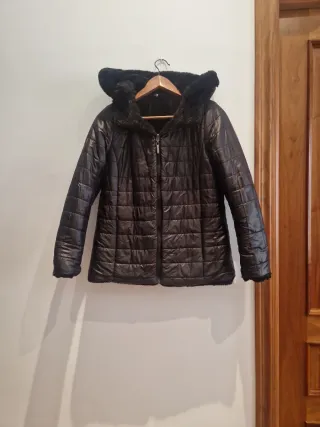 Trenca pelo negro reversible capucha