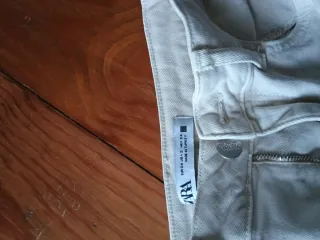 Pantalón Zara