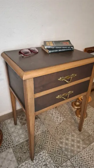 Mesita de noche vintage renovada