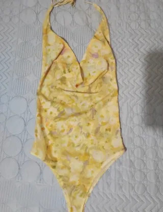 Body floral amarillo