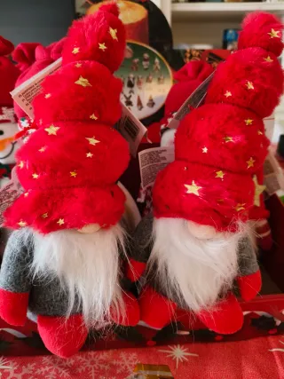 Muñecos de Navidad Gnomos Rojos Estrellas