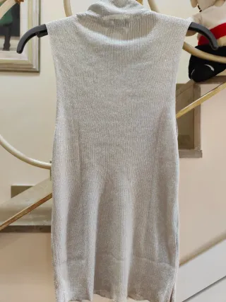 Camiseta Mango plateada sin mangas