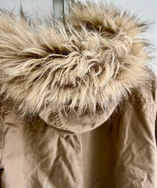 Parka H&M Marrón con Capucha y Pelo