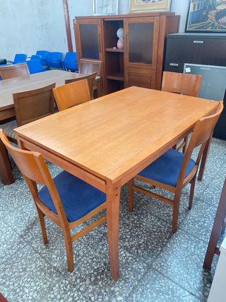 CONJUNTO MESA COMEDOR Y 4 SILLAS MADERA