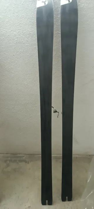 SKITRAB Maestro 157cm con fijaciones