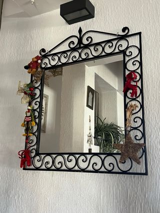 Espejo de forja negra