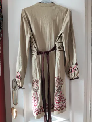Vestido vintage beige bordado