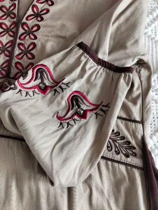 Vestido vintage beige bordado