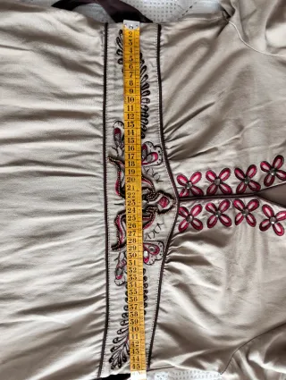 Vestido vintage beige bordado