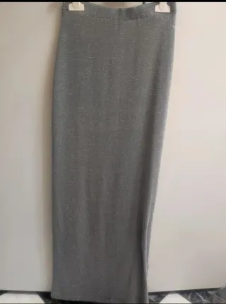 Falda plateada brillante