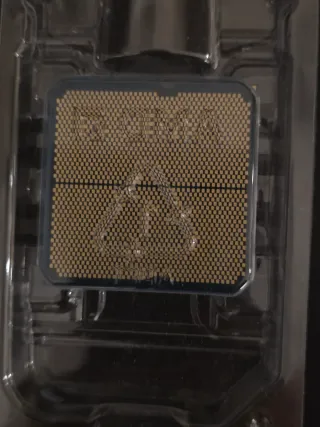 AMD Ryzen 7 9800X3D Nuovo