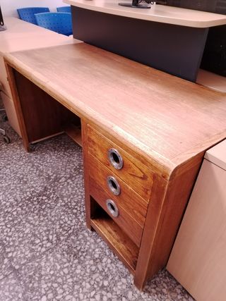 ESCRITORIO DE MADERA